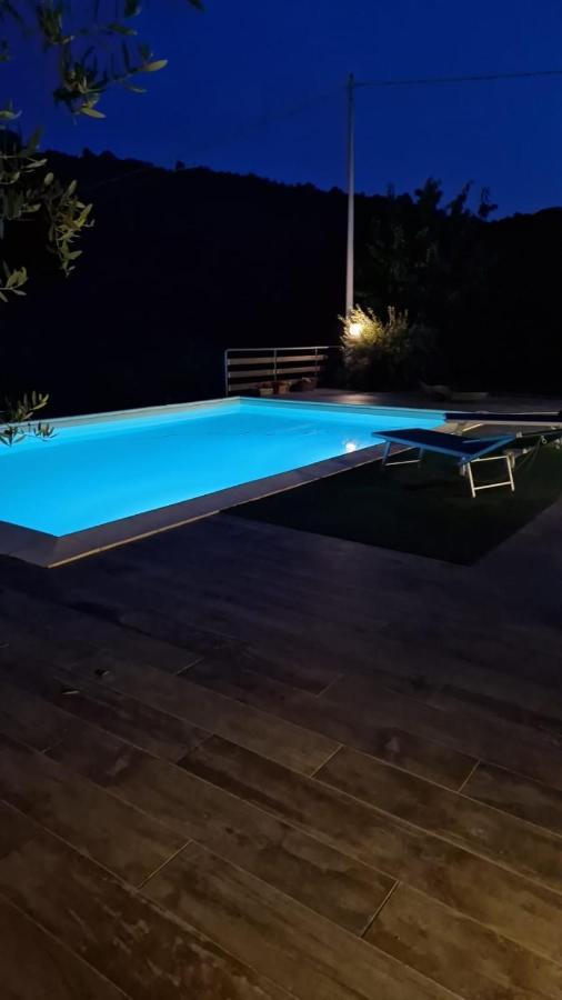 Villa Degli Ulivi Tivegna Bagian luar foto